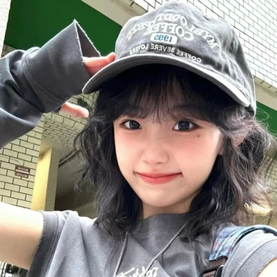 2025女生短发头像，甜美酷飒值得拥有 女生头像 第4张