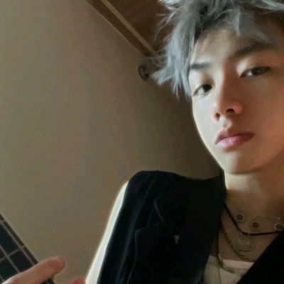 男生氛围感高级头像真人，帅哥们必看！ 男生头像 第4张