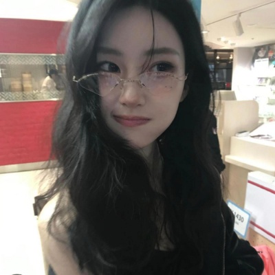 【高清无水印】素颜小众女生头像合集 女生头像 第4张