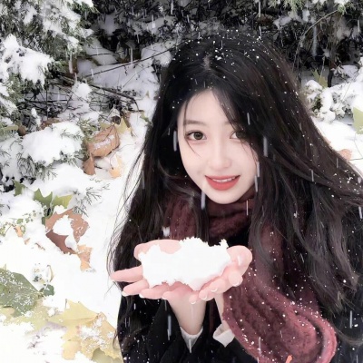 爱了！冬日氛围感拉满的女生头像 女生头像 第2张
