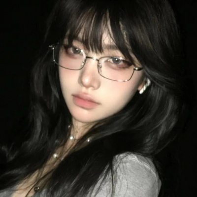 被狠狠拿捏的慵懒高级女头 女生头像 第2张