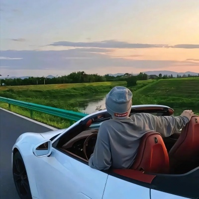 帅哥们看过来！精选高质量男生氛围感头像来啦 男生头像 第9张