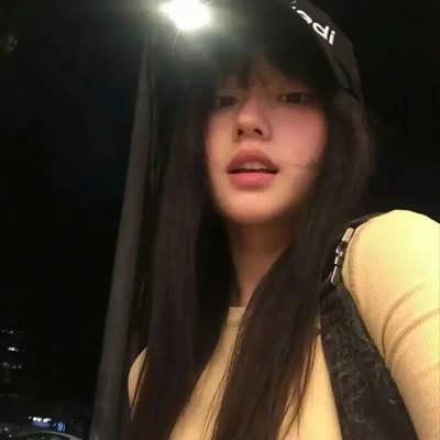 氛围感拉满的复古滤镜女生头像来啦 女生头像 第9张 氛围感拉满的复古滤镜女生头像来啦 女生头像 第9张