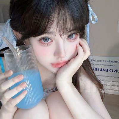氛围感拉满的小众气质微信女生头像分享，不撞款才够高级 女生头像 第3张