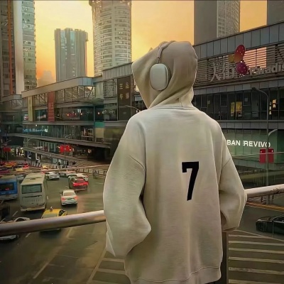 2025超火ins高级质感男生头像来袭！痞帅氛围感拉满 男生头像 第9张