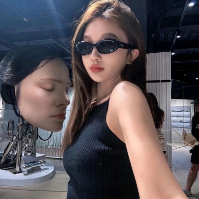 宝藏收藏！小众风格女头像真人 女生头像 第3张