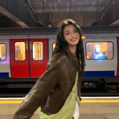 时尚大气女头来袭，美到犯规！ 女生头像 第3张