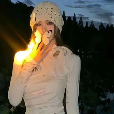 挖到宝啦！小众高级感风格女生头像推荐 女生头像 第8张