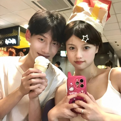 对镜自拍双人幸福情侣头像来袭! 情侣头像 第8张 对镜自拍双人幸福情侣头像来袭! 情侣头像 第8张