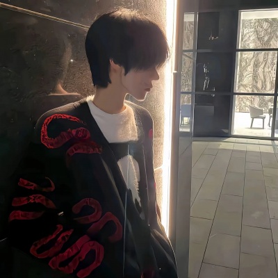 2025最新的ins小众男生头像来啦! 男生头像 第3张 2025最新的ins小众男生头像来啦! 男生头像 第3张