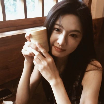 氛围感拉满!旧滤镜下的唯美女生头像 女生头像 第7张 氛围感拉满!旧滤镜下的唯美女生头像 女生头像 第7张