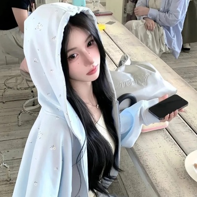 氛围感拉满的小众气质微信女生头像分享，不撞款才够高级 女生头像 第9张