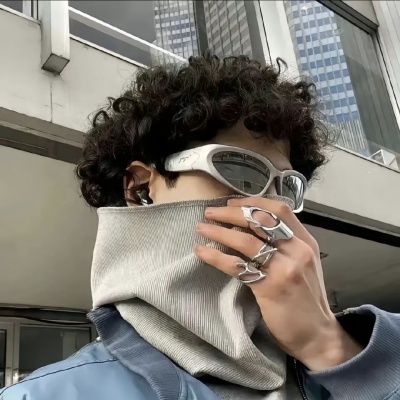 绝了!高档个性范ins小众男头像来袭 男生头像 第9张 绝了!高档个性范ins小众男头像来袭 男生头像 第9张