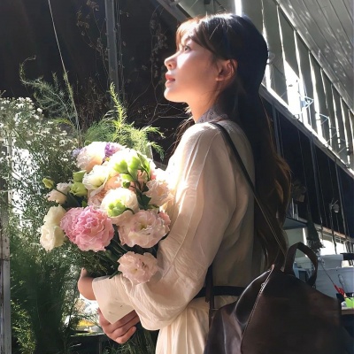 氛围感唯美小众女生头像分享 女生头像 第9张 氛围感唯美小众女生头像分享 女生头像 第9张