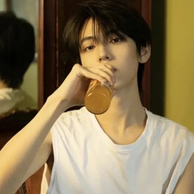 氛围感男头像真人，超绝！ 男生头像 第2张