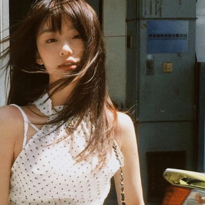 氛围感拉满的高级感女生头像 女生头像 第7张