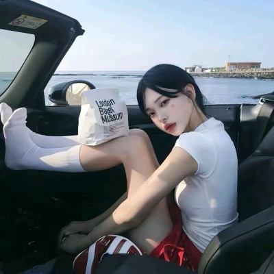 酷飒来袭！自由感高冷女生头像推荐 女生头像 第1张