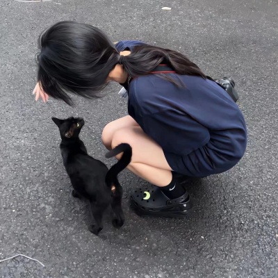 纯欲风抱猫女生头像,萌化你的心! 女生头像 第2张 纯欲风抱猫女生头像,萌化你的心! 女生头像 第2张