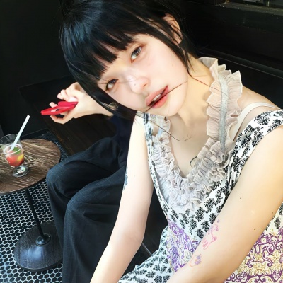 超绝!高冷慵懒风女生头像来袭 女生头像 第4张 超绝!高冷慵懒风女生头像来袭 女生头像 第4张