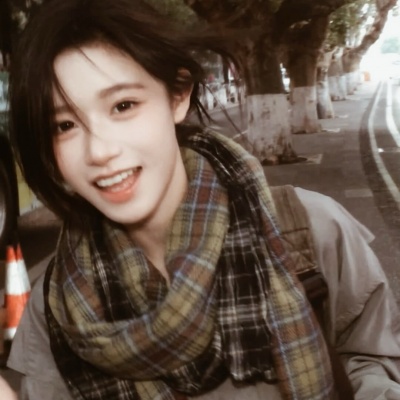 氛围感拉满!旧滤镜下的唯美女生头像 女生头像 第2张 氛围感拉满!旧滤镜下的唯美女生头像 女生头像 第2张