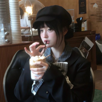 宝藏！小众高级感女生头像ins 女生头像 第1张