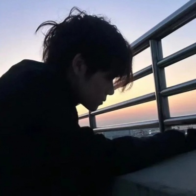 温柔男头真人氛围感，温柔且迷人 男生头像 第1张
