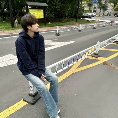 氛围感拉满的小众男生头像来啦 男生头像 第10张 氛围感拉满的小众男生头像来啦 男生头像 第10张