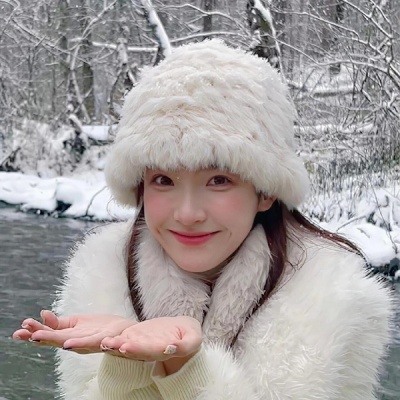 爱了！冬日氛围感拉满的女生头像 女生头像 第6张
