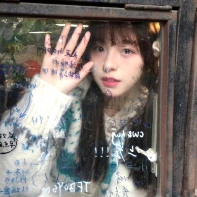 氛围感拉满的高质量ins女头来啦 女生头像 第1张