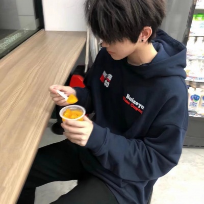 气质干净男生头像，让人看了就很舒服 男生头像 第6张