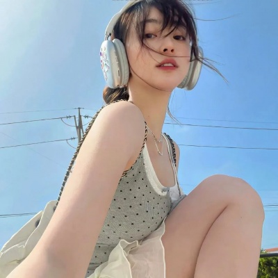 小众超有氛围感的唯美女生头像 女生头像 第2张 小众超有氛围感的唯美女生头像 女生头像 第2张