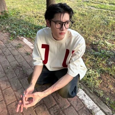 ins风高级小众男生头像精选 男生头像 第3张