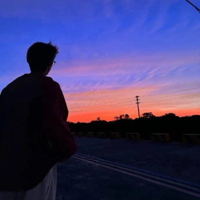 氛围感拉满的小众唯美意境男生头像分享 男生头像 第2张 氛围感拉满的小众唯美意境男生头像分享 男生头像 第2张