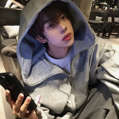 2025最新的ins小众男生头像来啦! 男生头像 第7张 2025最新的ins小众男生头像来啦! 男生头像 第7张