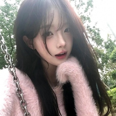 简约ins气质拉满的小众高级温柔风女生头像分享 女生头像 第4张 简约ins气质拉满的小众高级温柔风女生头像分享 女生头像 第4张