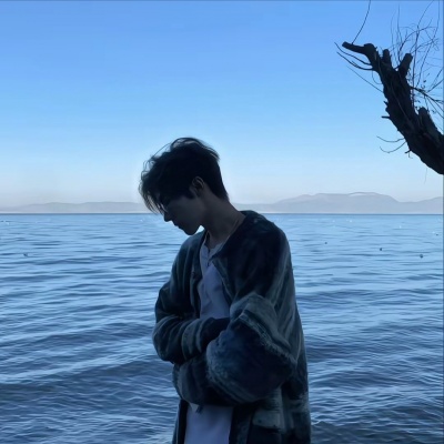 高级感拉满的小众又治愈氛围感背影男头合集 男生头像 第8张