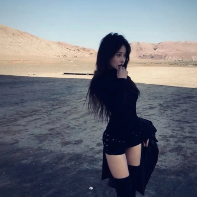 氛围感拉满的孤独自由女头来袭 女生头像 第4张 氛围感拉满的孤独自由女头来袭 女生头像 第4张