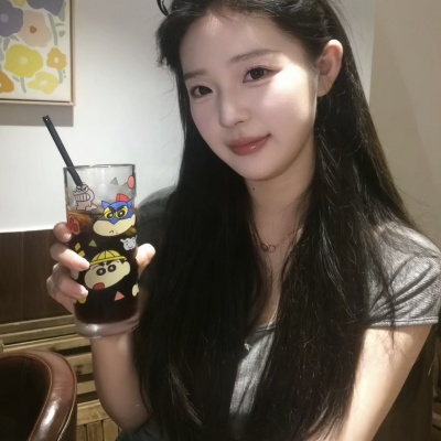 酷飒来袭!有个性女生真人头像推荐 女生头像 第5张 酷飒来袭!有个性女生真人头像推荐 女生头像 第5张