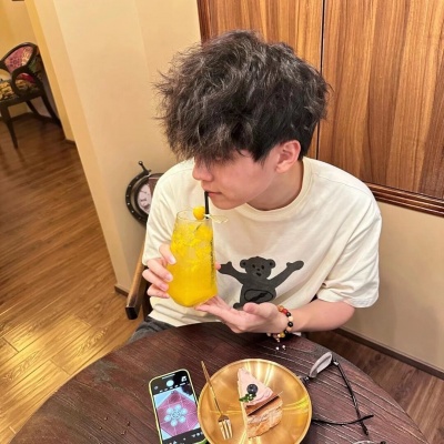 男生头像图片帅气真人，赶紧码住！ 男生头像 第5张