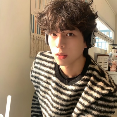Ins高级质感男生头像来袭！ 男生头像 第8张