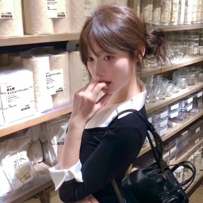宝藏!ins气质小众女生头像来袭 女生头像 第7张 宝藏!ins气质小众女生头像来袭 女生头像 第7张