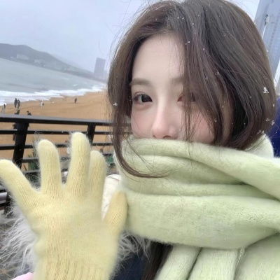 爱了！冬日氛围感拉满的女生头像 女生头像 第3张
