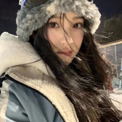 高级感爆棚的氛围感女头 女生头像 第9张