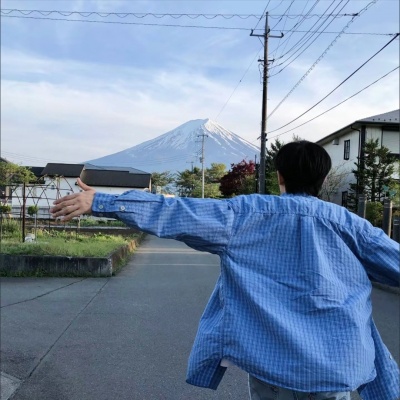 狠狠心动！自由氛围感男生背影头像来袭 男生头像 第3张