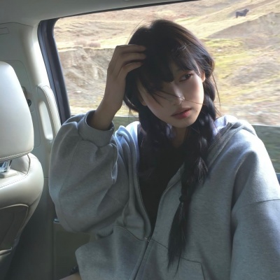秋冬氛围感女生头像来袭，狠狠爱住啦 女生头像 第7张