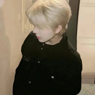 一男一女情侣头像单人不明显,低调又甜蜜 情侣头像 第4张 一男一女情侣头像单人不明显,低调又甜蜜 情侣头像 第4张
