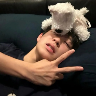 有点小帅！小众男生头像真人 男生头像 第1张