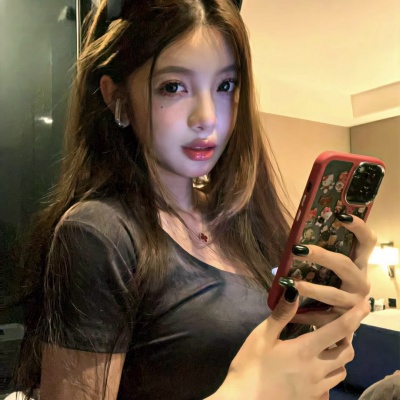 私藏高级感甜酷风小众女头合集,甜妹拽姐都锁死,拒绝撞款! 女生头像 第1张 私藏高级感甜酷风小众女头合集,甜妹拽姐都锁死,拒绝撞款! 女生头像 第1张