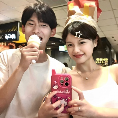 对镜自拍双人幸福情侣头像来袭! 情侣头像 第7张 对镜自拍双人幸福情侣头像来袭! 情侣头像 第7张