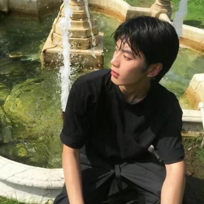 绝了!高级氛围感不露脸男生头像来袭 男生头像 第9张 绝了!高级氛围感不露脸男生头像来袭 男生头像 第9张